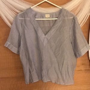 🌟make an offer🌟cropped pin-striped top🌟